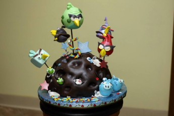 Angry Bird Space cake...lots of fun!!